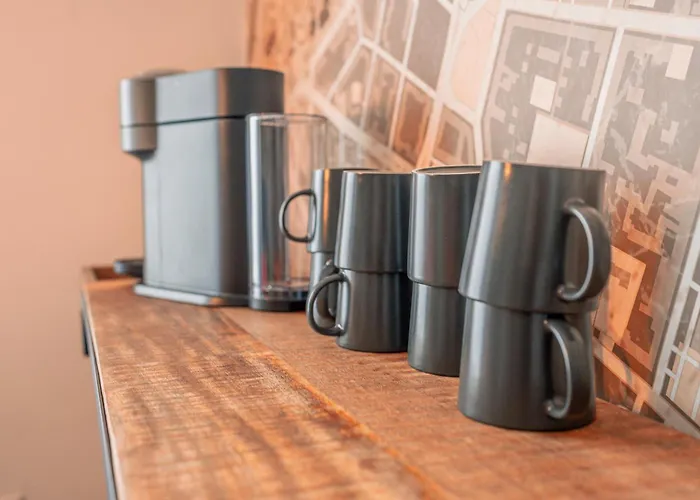 New! Exceptional Design Loft In A Location