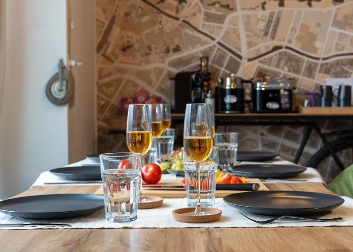 New! Exceptional Design Loft In A Location *